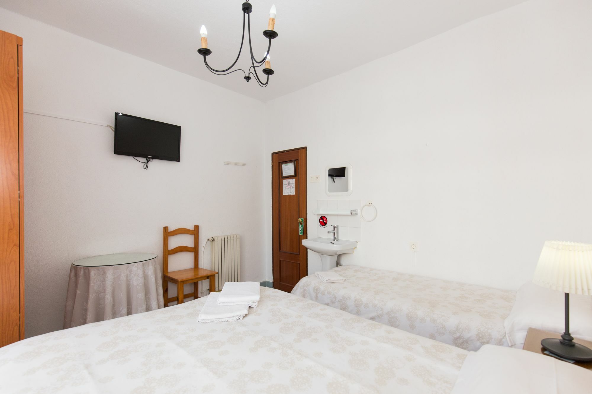 Pension Mesones Granada Exterior foto
